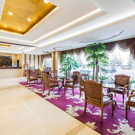 Beijing Commercial Business Hotel Exterior photo
